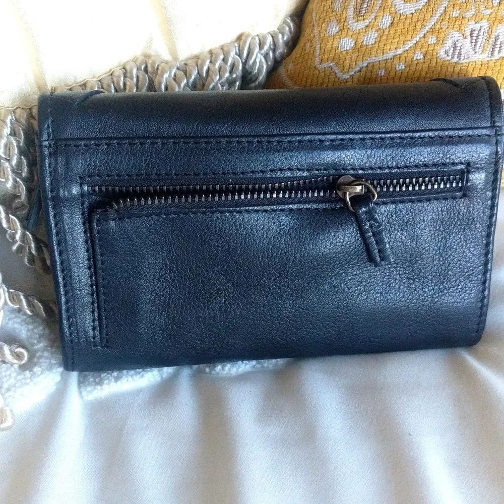 Gorgeous Black Woven Leather Wallet - Picture 16 of 16